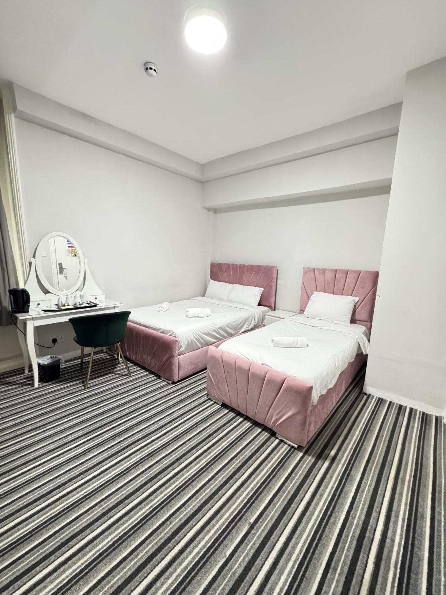 The Chapter Hotels- Princes Square Londra Esterno foto